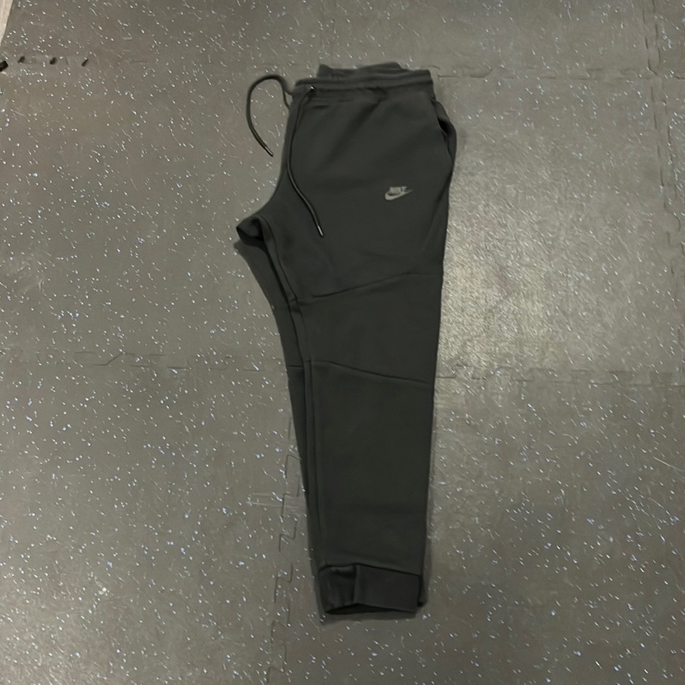 Nike black joggers XL